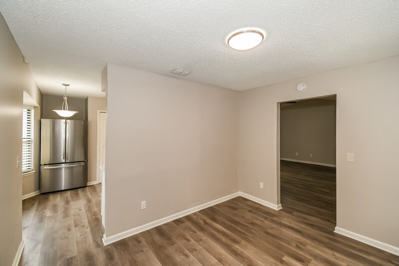 1,935/Mo, 8724 Huntington Woods Cir N Jacksonville, FL 32244 Dining Room View 2