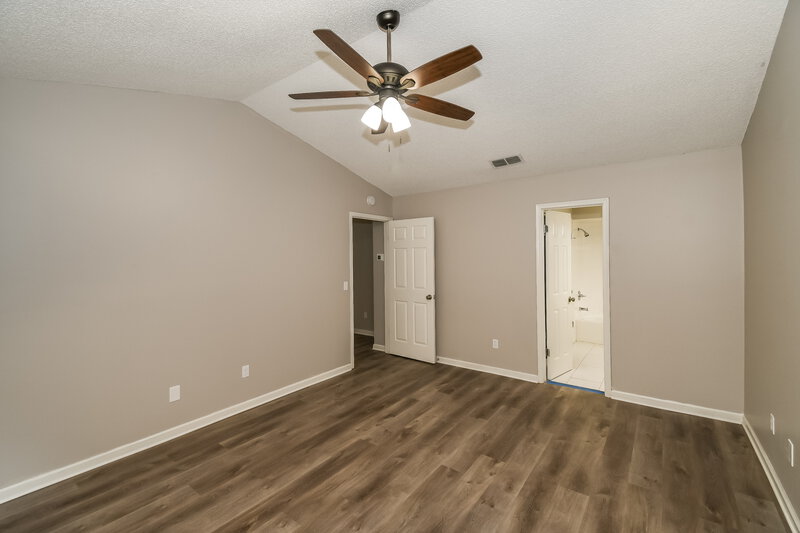 1,935/Mo, 8724 Huntington Woods Cir N Jacksonville, FL 32244 Main Bedroom View