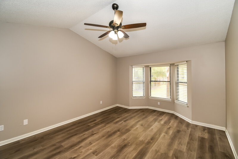 1,935/Mo, 8724 Huntington Woods Cir N Jacksonville, FL 32244 Main Bedroom View 2