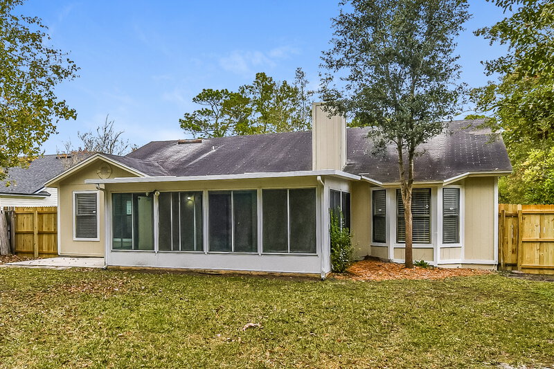 1,935/Mo, 8724 Huntington Woods Cir N Jacksonville, FL 32244 Rear View