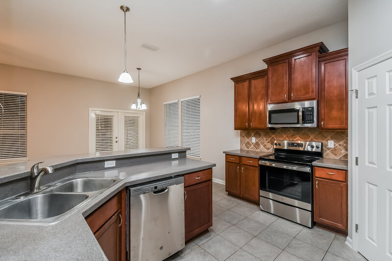1,985/Mo, 9304 Hawkeye Dr Jacksonville, FL 32221 Kitchen View 2