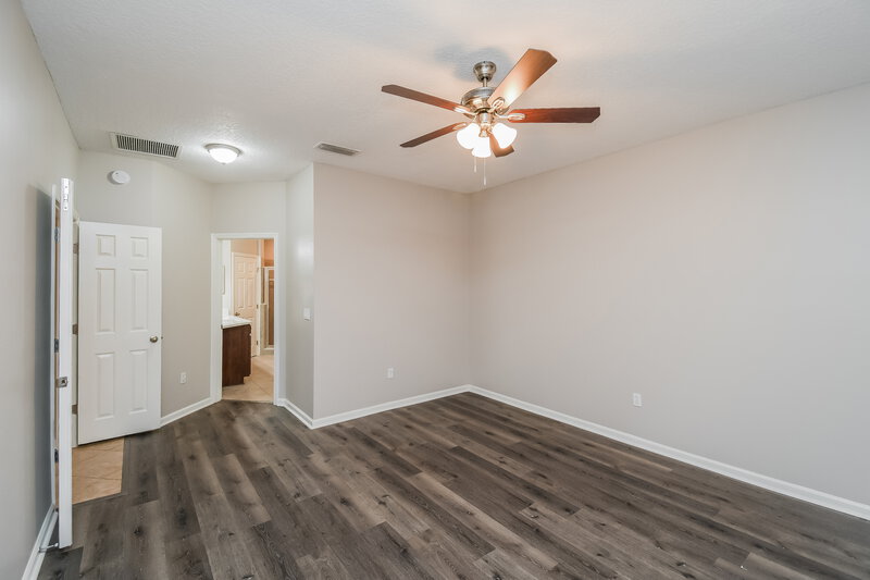 1,985/Mo, 9304 Hawkeye Dr Jacksonville, FL 32221 Main Bedroom View 2