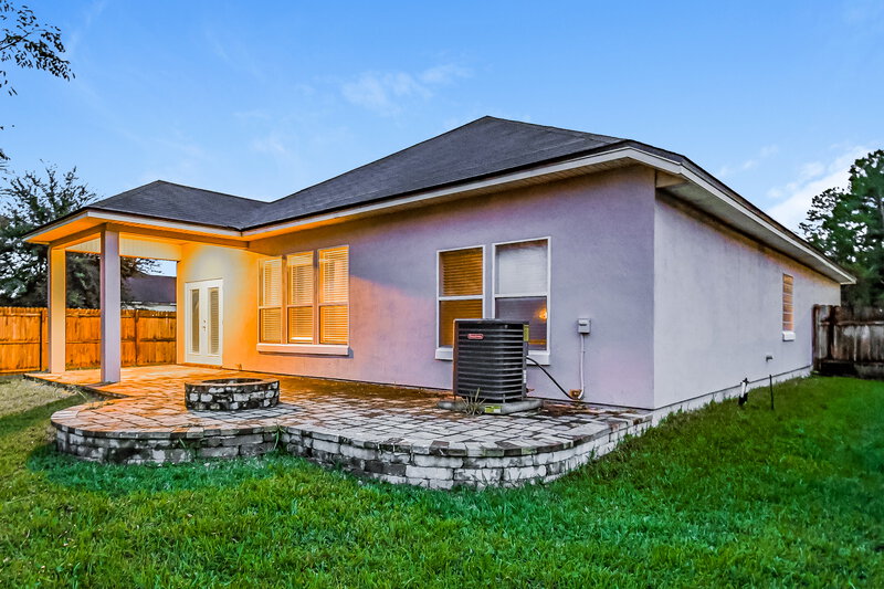1,985/Mo, 9304 Hawkeye Dr Jacksonville, FL 32221 Rear View