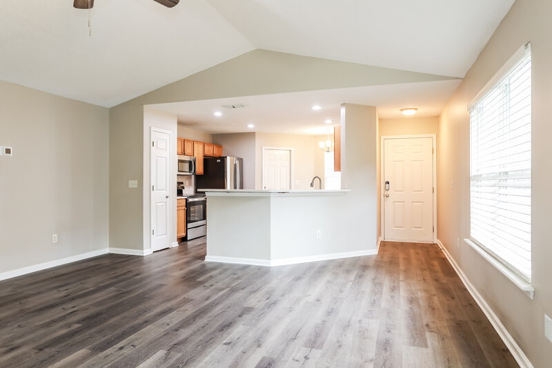 1,870/Mo, 1409 Forbes St Green Cove Springs, FL 32043 Living Room View 2