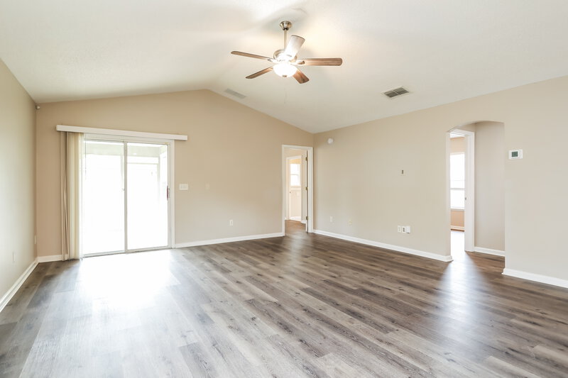 1,870/Mo, 1409 Forbes St Green Cove Springs, FL 32043 Living Room View 3