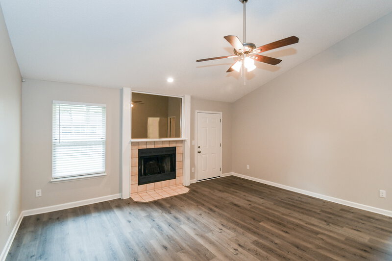 1,850/Mo, 2030 Avila Way Middleburg, FL 32068 Living Room View