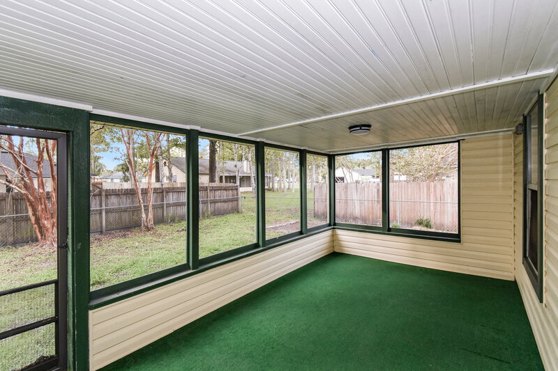 1,850/Mo, 2030 Avila Way Middleburg, FL 32068 Sun Room View