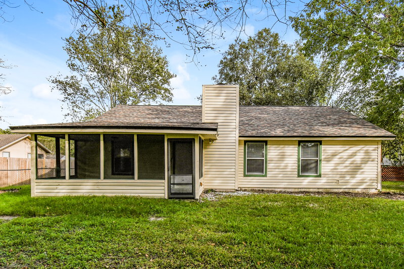 1,850/Mo, 2030 Avila Way Middleburg, FL 32068 Rear View