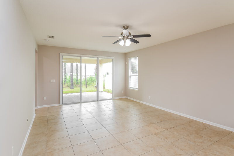 2,000/Mo, 654 Briar View Dr Orange Park, FL 32065 Living Room View 3