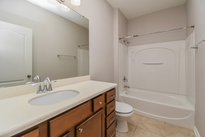 2,000/Mo, 654 Briar View Dr Orange Park, FL 32065 Bathroom View