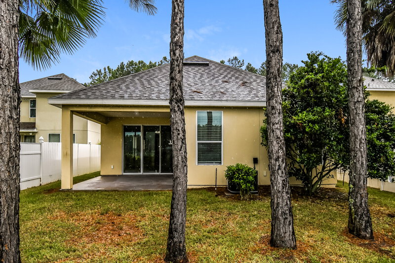 2,000/Mo, 654 Briar View Dr Orange Park, FL 32065 Rear View