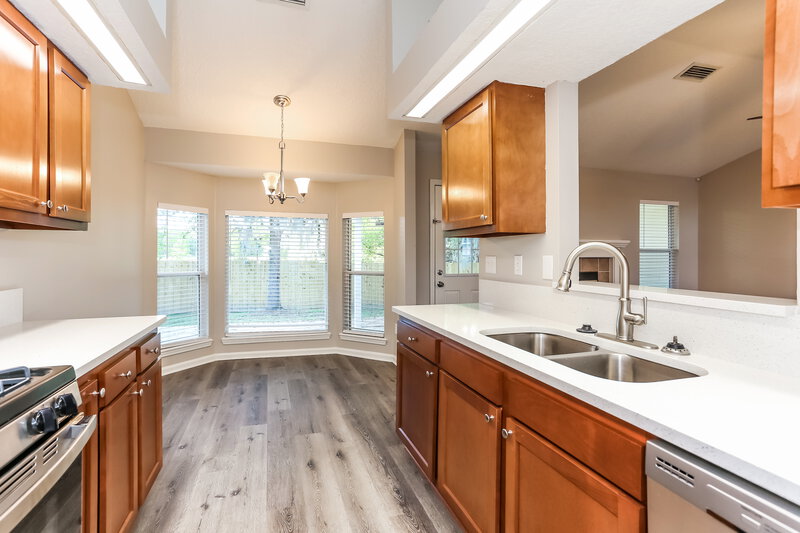 2,780/Mo, 6002 Fillyside Trl Jacksonville, FL 32244 Kitchen View 2