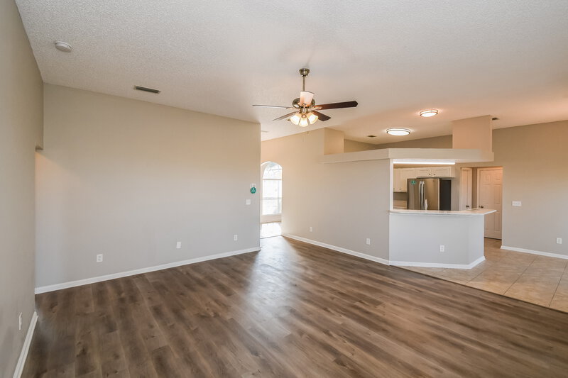 1,950/Mo, 2711 Ravine Hill Dr Middleburg, FL 32068 Living Room View 2