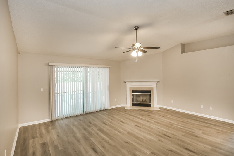 2,295/Mo, 3855 Chapelgate Rd Jacksonville, FL 32223 Living Room View