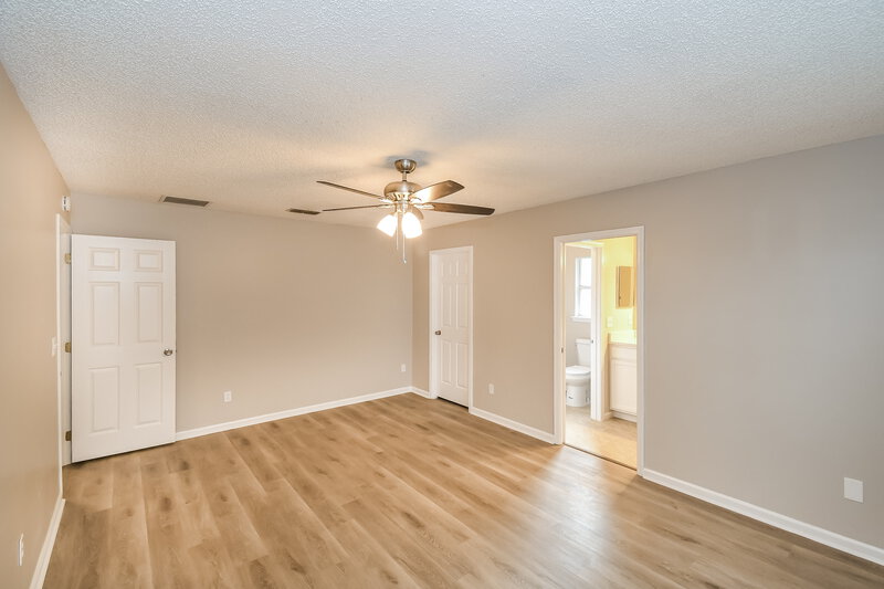 2,295/Mo, 3855 Chapelgate Rd Jacksonville, FL 32223 Main Bedroom View