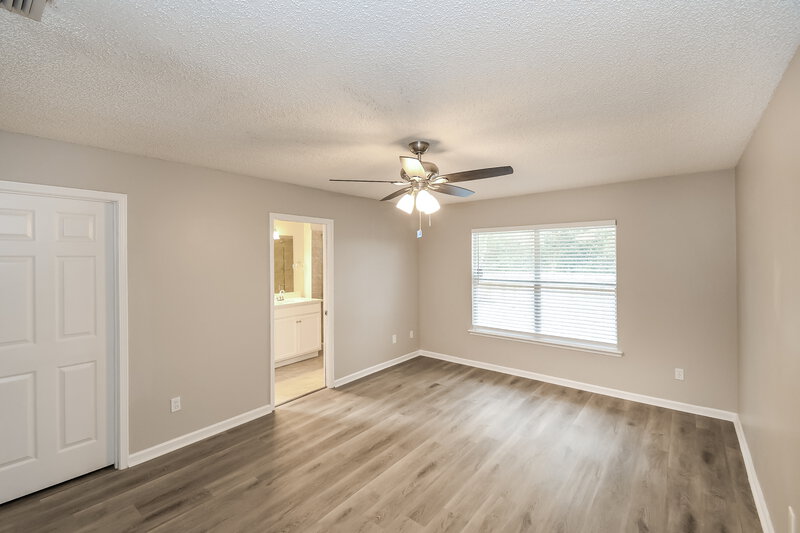 2,295/Mo, 3855 Chapelgate Rd Jacksonville, FL 32223 Main Bedroom View 2