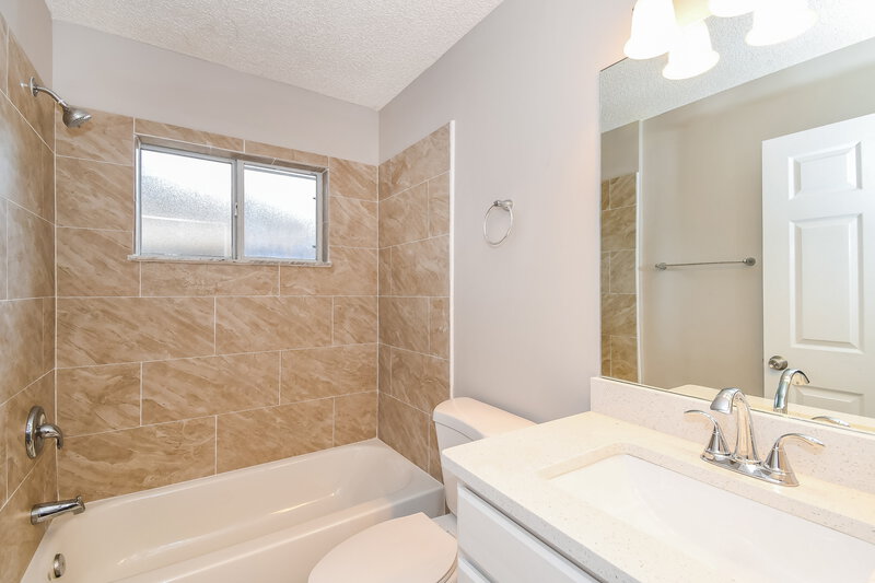 2,295/Mo, 3855 Chapelgate Rd Jacksonville, FL 32223 Bathroom View