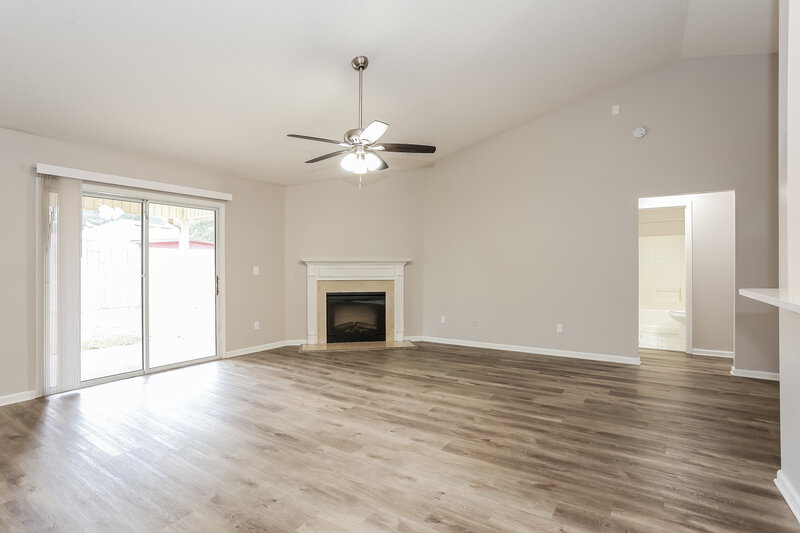 2,000/Mo, 8463 Hunston Mill Ln E Jacksonville, FL 32244 Living Room View