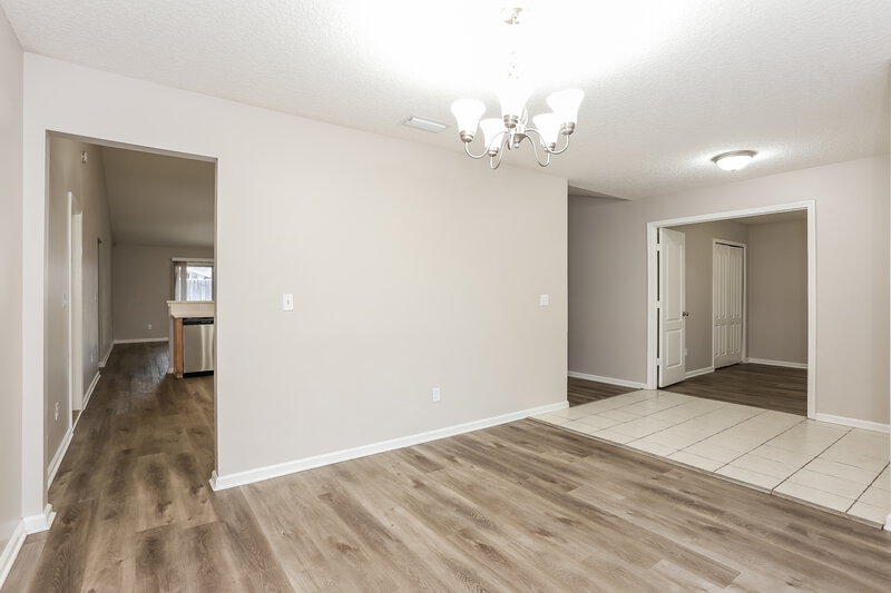 2,000/Mo, 8463 Hunston Mill Ln E Jacksonville, FL 32244 Dining Room View 2