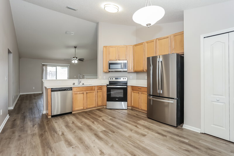 2,000/Mo, 8463 Hunston Mill Ln E Jacksonville, FL 32244 Kitchen View