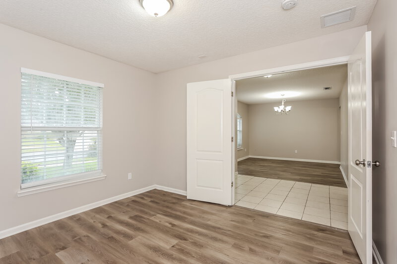 2,000/Mo, 8463 Hunston Mill Ln E Jacksonville, FL 32244 Office View