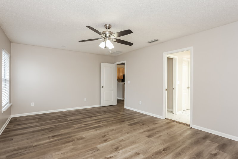 2,000/Mo, 8463 Hunston Mill Ln E Jacksonville, FL 32244 Main Bedroom View
