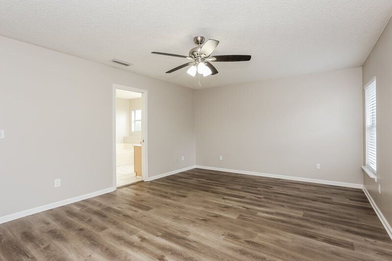 2,000/Mo, 8463 Hunston Mill Ln E Jacksonville, FL 32244 Main Bedroom View 2