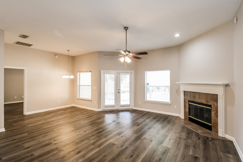 2,035/Mo, 9202 Redtail Dr Jacksonville, FL 32222 Living Room View 3