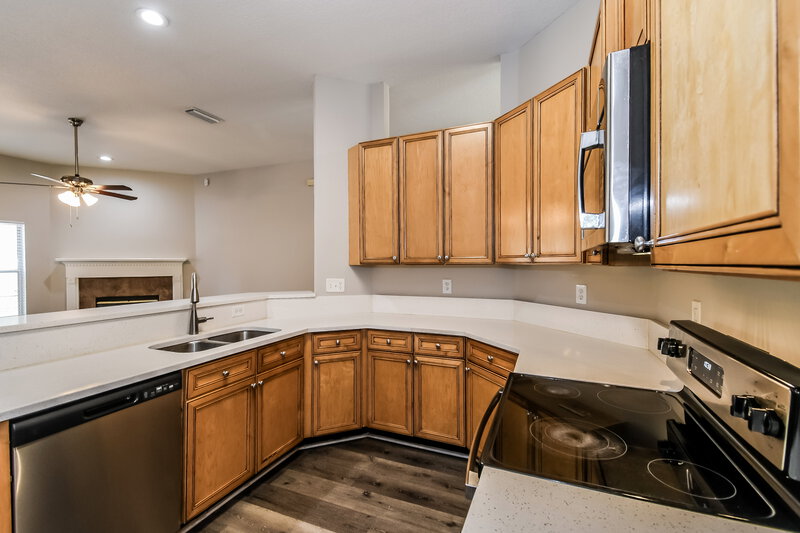 2,035/Mo, 9202 Redtail Dr Jacksonville, FL 32222 Kitchen View 2
