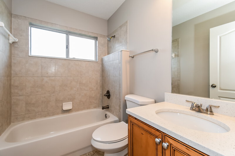 2,035/Mo, 9202 Redtail Dr Jacksonville, FL 32222 Bathroom View