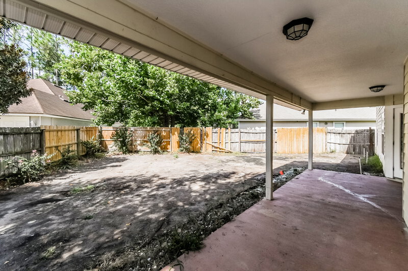 2,035/Mo, 9202 Redtail Dr Jacksonville, FL 32222 Covered Porch View