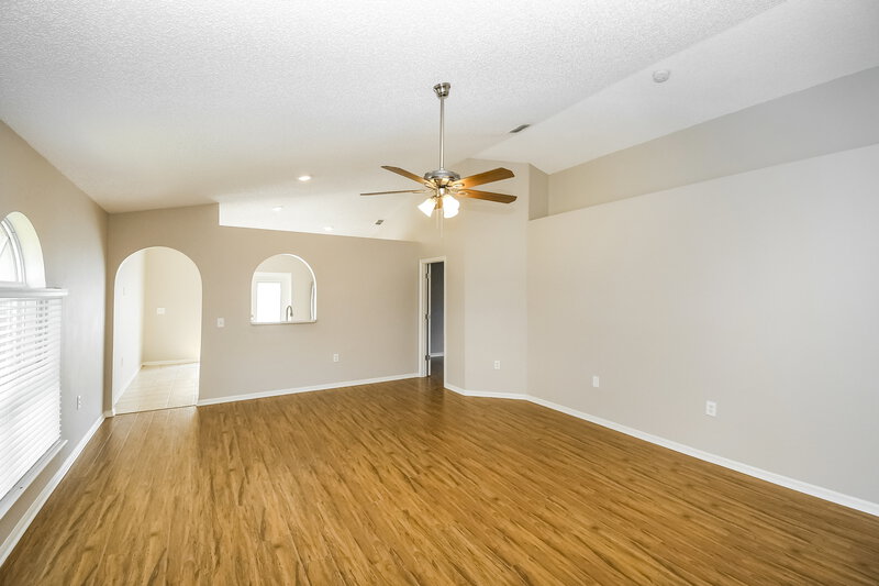 1,945/Mo, 5590 Oak Crossing Ct Jacksonville, FL 32244 Living Room View 2
