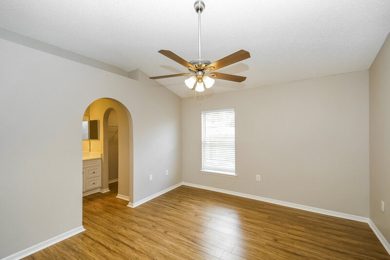 1,945/Mo, 5590 Oak Crossing Ct Jacksonville, FL 32244 Main Bedroom View