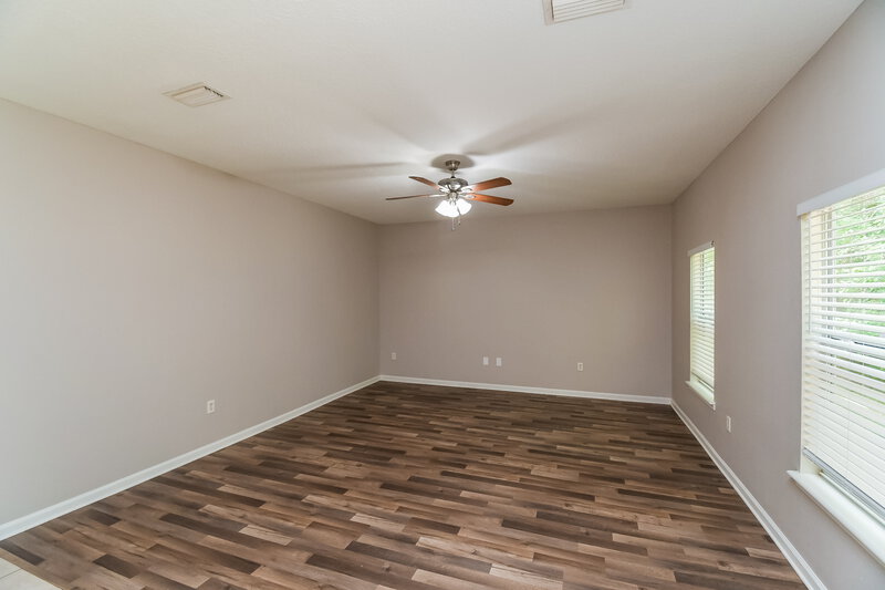 2,180/Mo, 7242 Rampart Ridge Cir E Jacksonville, FL 32244 Living Room View