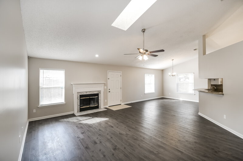 2,185/Mo, 8656 Duckworth Ct Jacksonville, FL 32244 Living Room View 2
