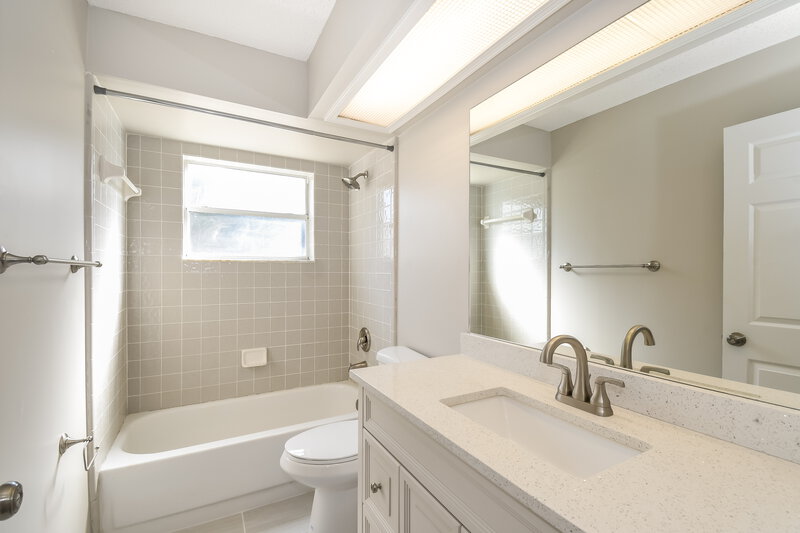 2,185/Mo, 8656 Duckworth Ct Jacksonville, FL 32244 Bathroom View