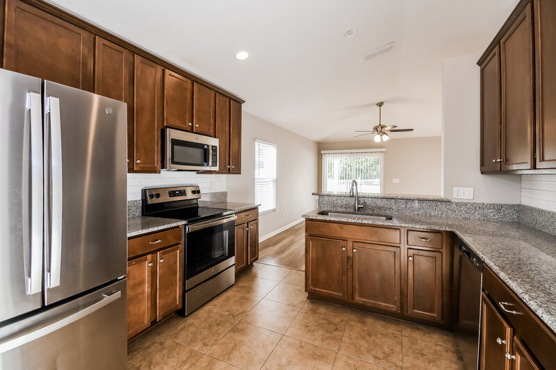 2,335/Mo, 574 S Aberdeenshire Dr Saint Johns, FL 32259 Kitchen View 2