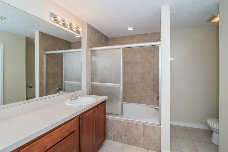 1,960/Mo, 14066 Devan Lee Dr W Jacksonville, FL 32226 Bathroom View 3