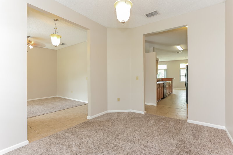2,090/Mo, 925 Plumbridge Ct Jacksonville, FL 32218 Dining Room View 2