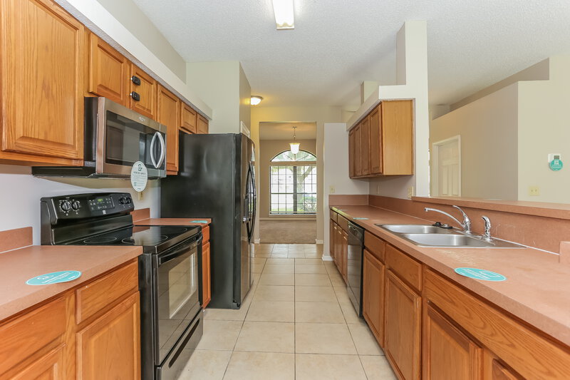 2,090/Mo, 925 Plumbridge Ct Jacksonville, FL 32218 Kitchen View
