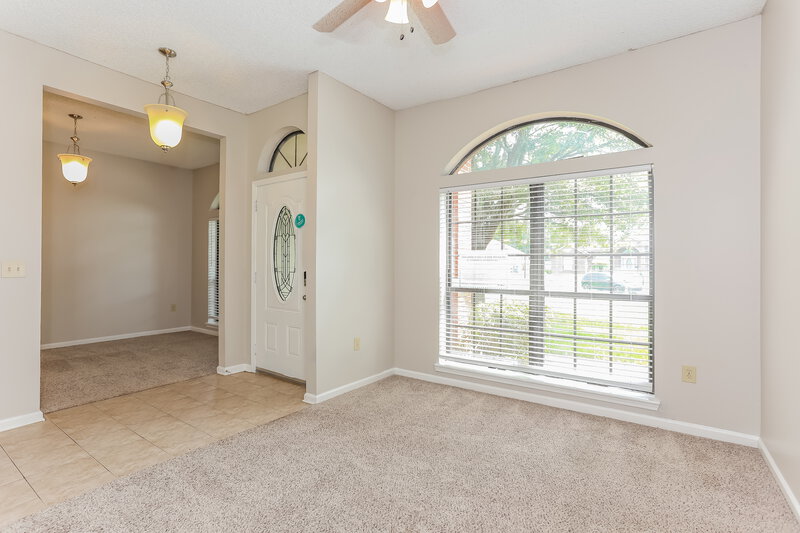 2,090/Mo, 925 Plumbridge Ct Jacksonville, FL 32218 Family Room View