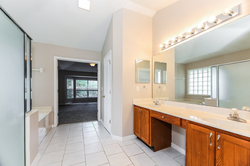 2,320/Mo, 2964 Captiva Bluff Rd N Jacksonville, FL 32226 Main Bathroom View