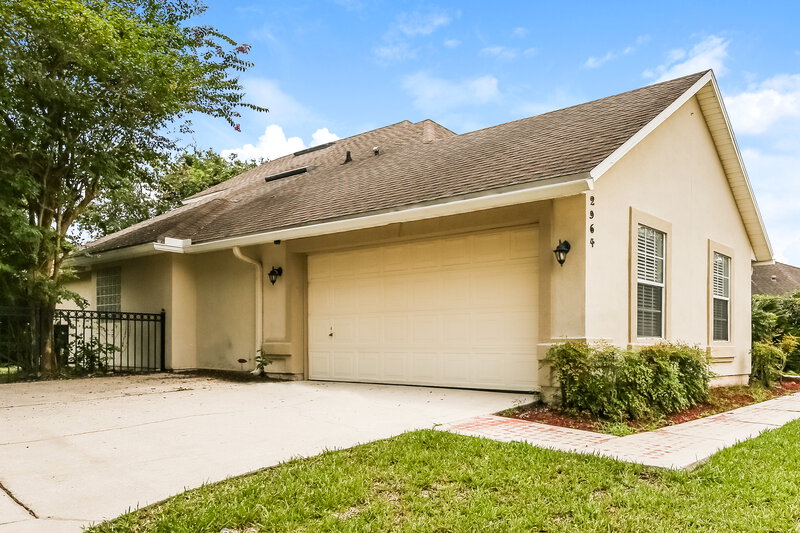 2,320/Mo, 2964 Captiva Bluff Rd N Jacksonville, FL 32226 Garage View
