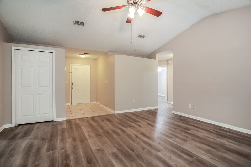 1,800/Mo, 8173 Tessa Ter E Jacksonville, FL 32244 Misc View 2
