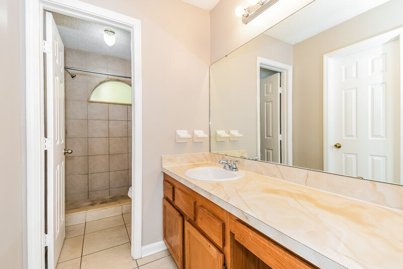 1,640/Mo, 8173 Tessa Ter E Jacksonville, FL 32244 Main Bathroom View