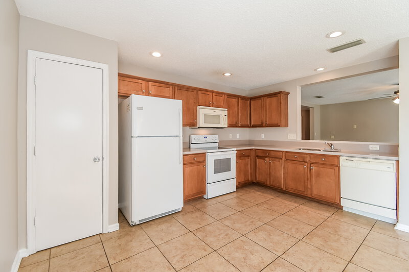 1,840/Mo, 11412 Brian Lakes Dr Jacksonville, FL 32221 Kitchen View