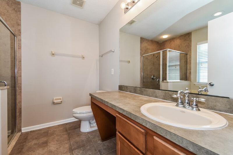 1,840/Mo, 11412 Brian Lakes Dr Jacksonville, FL 32221 Main Bathroom View