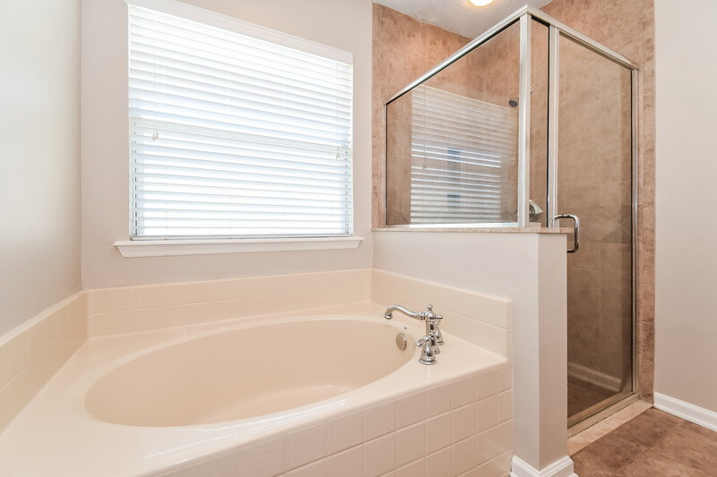 1,840/Mo, 11412 Brian Lakes Dr Jacksonville, FL 32221 Main Bathroom View 2