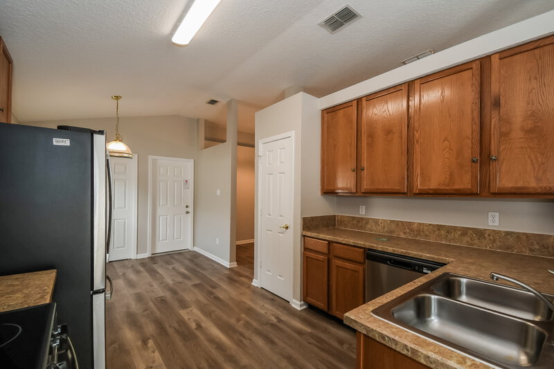 1,875/Mo, 1639 Canopy Oaks Dr Orange Park, FL 32065 Kitchen View