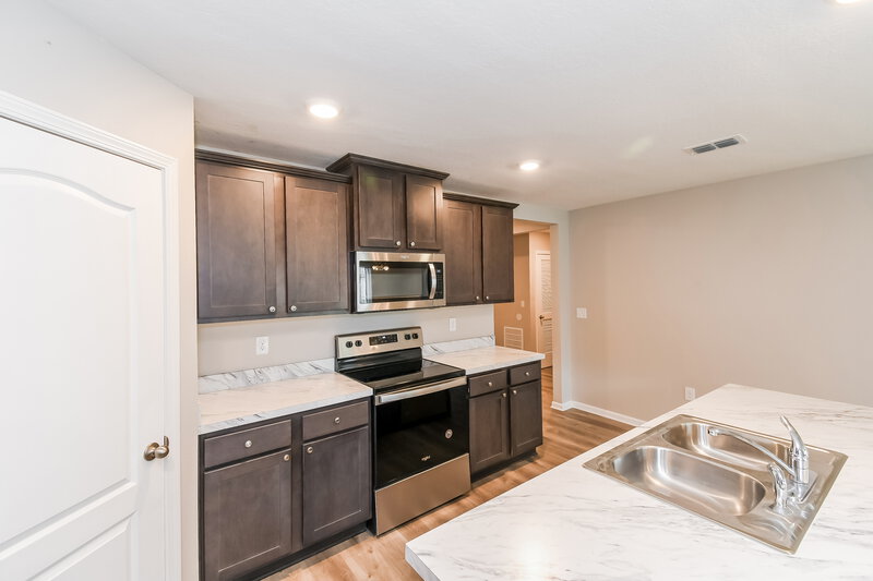 1,870/Mo, 9114 Mendocino Ct Jacksonville, FL 32222 Kitchen View